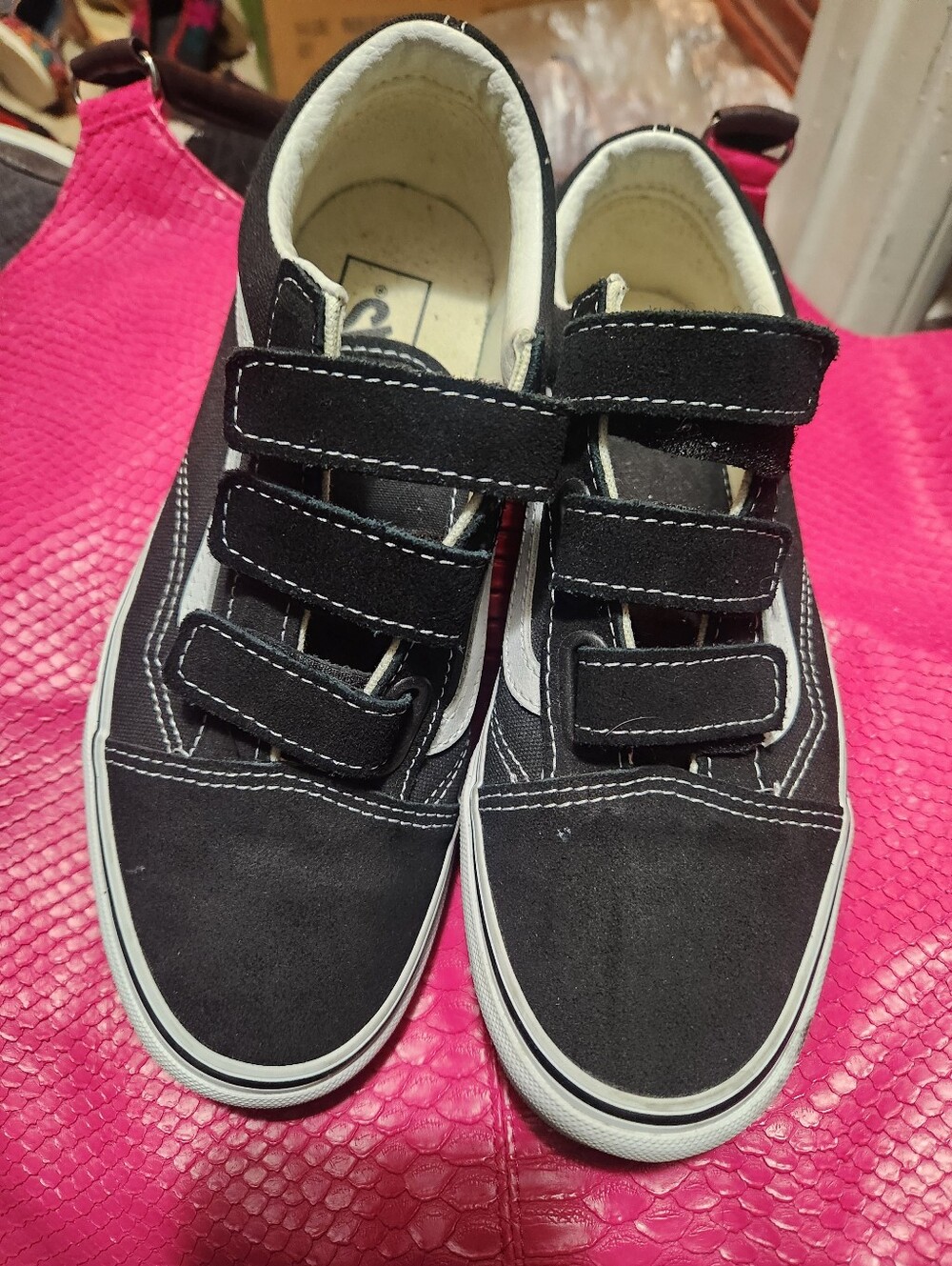 Vans Black and White Low Top Sneaker (Women 7 / Men 5.5)